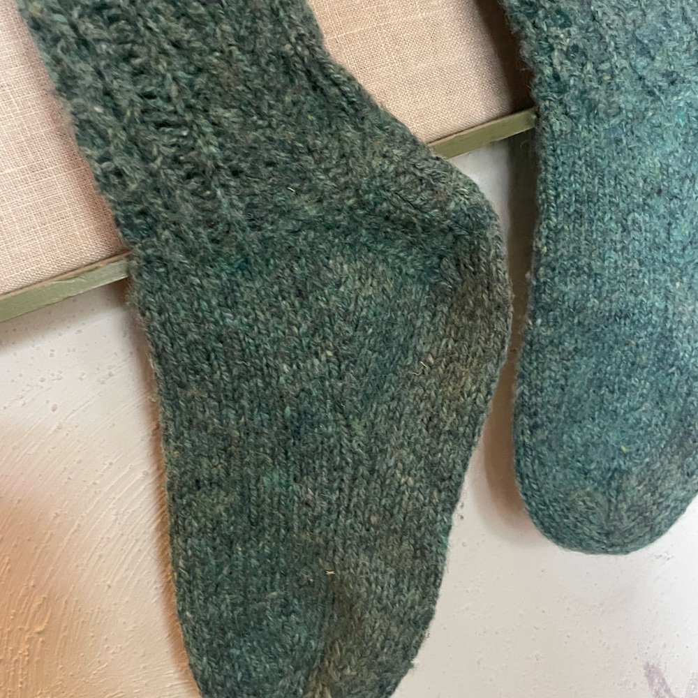 Hand knit wool socks - Picture 6 of 6